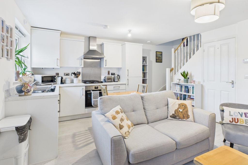 Property photo 3 of 12 Cam02519G0-Pr0361-Still002