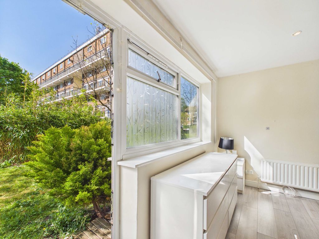 Property photo 2 of 6 Cam03741G0-Pr0171-Still003