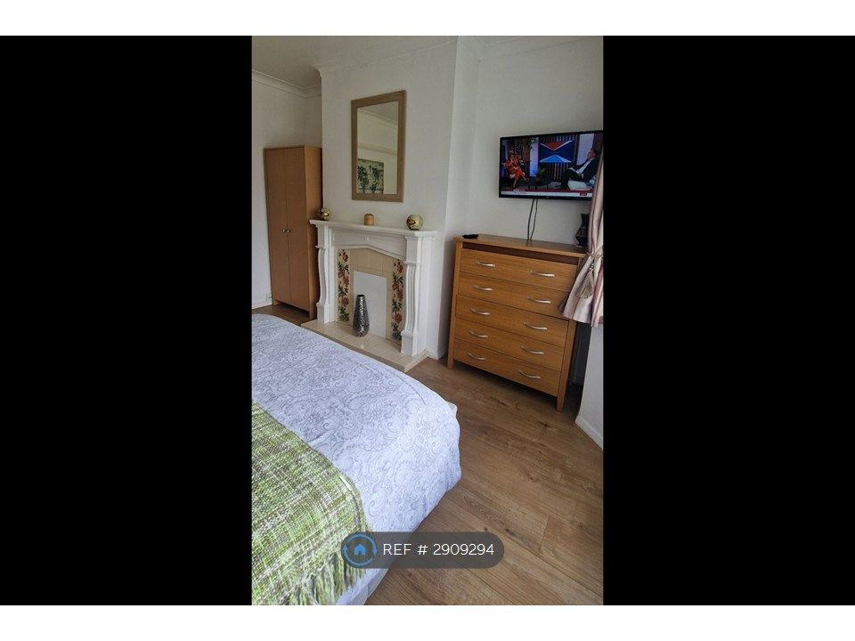 Property photo 3 of 10 Double Room - Available