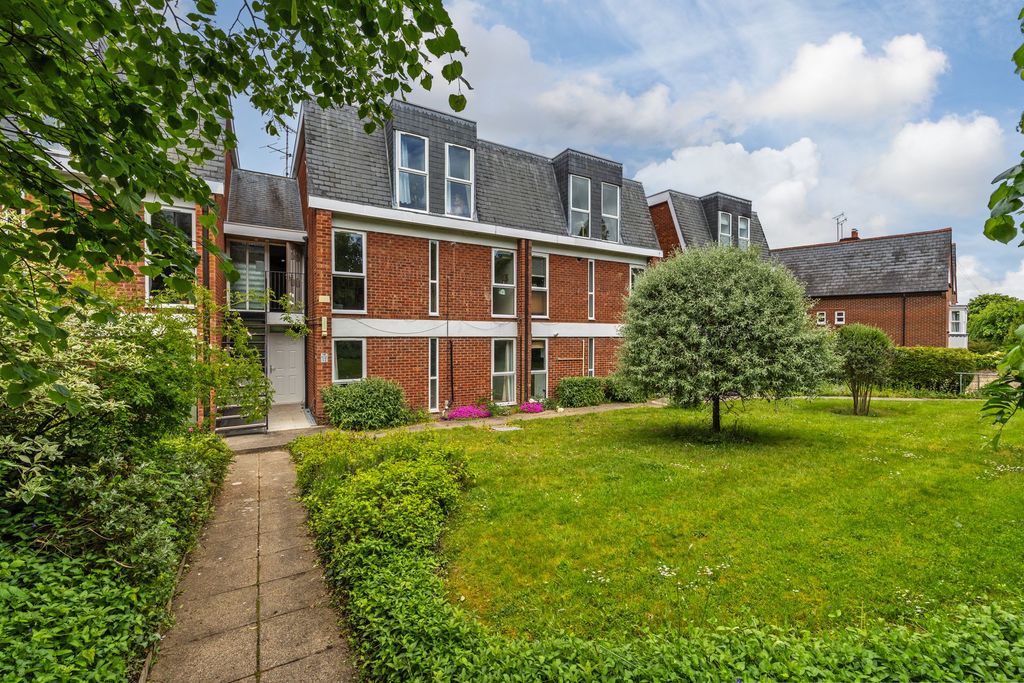 Property photo 1 of 9