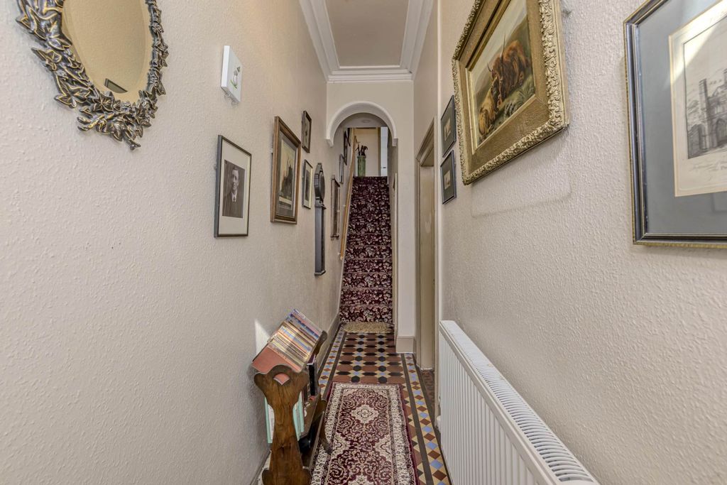 Property photo 3 of 23