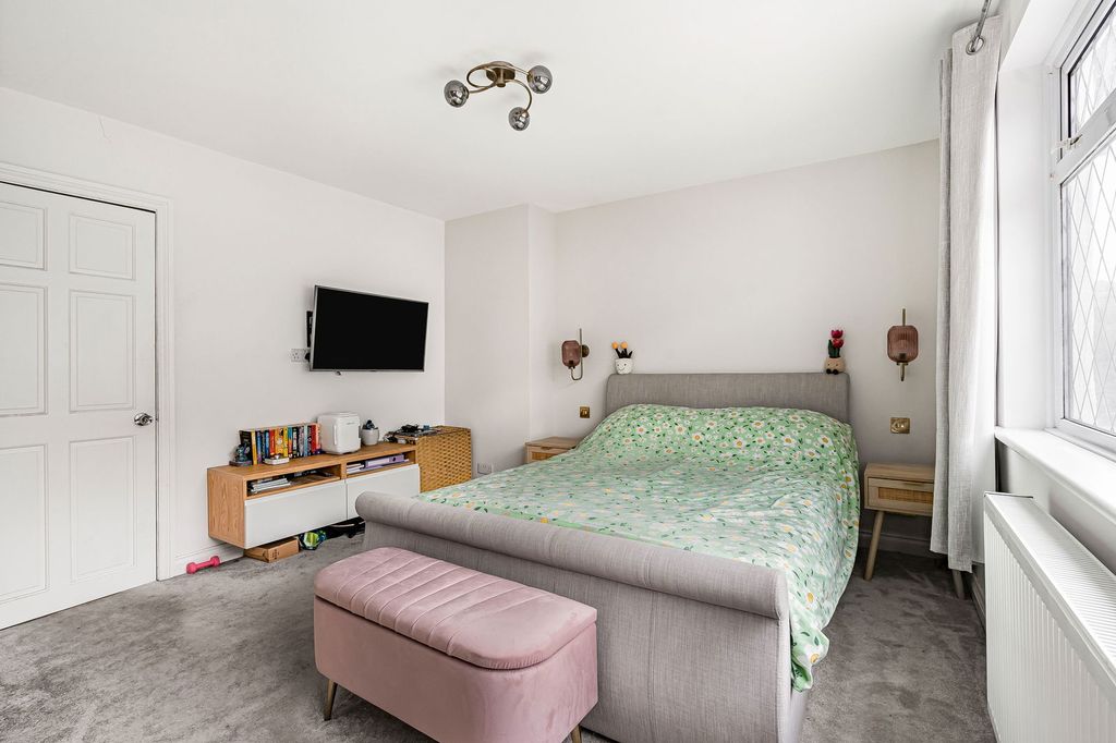 Property photo 3 of 11