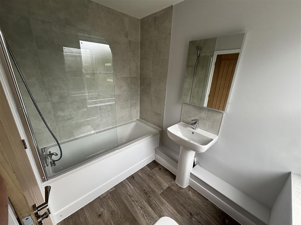 Property photo 3 of 12 Bathroom