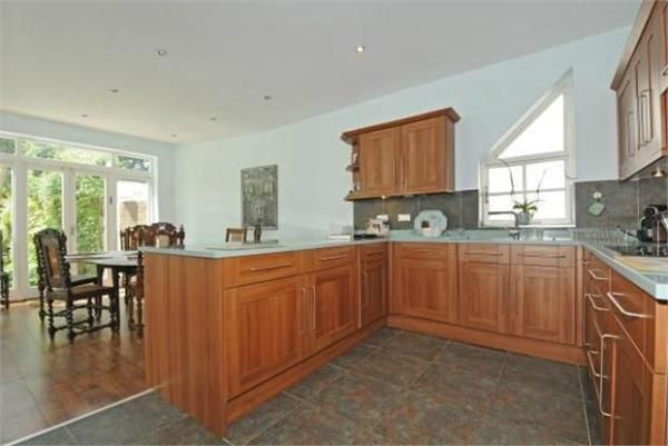 Property photo 3 of 20
