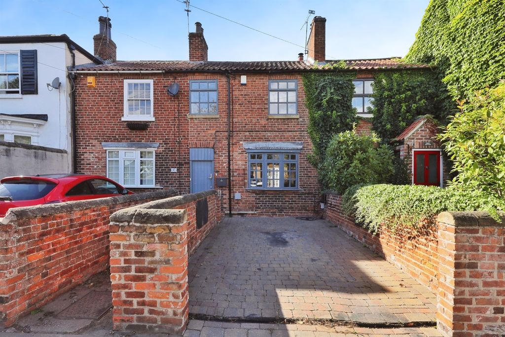Property photo 1 of 13
