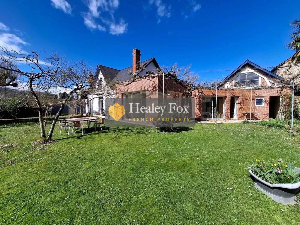 Property photo 1 of 12