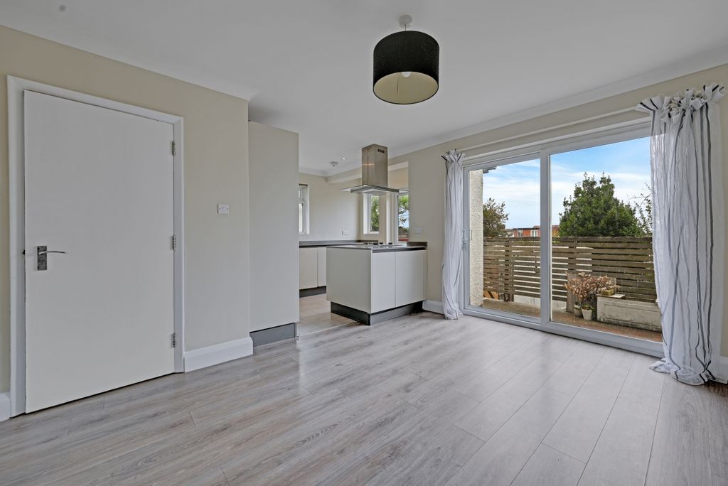 Property photo 2 of 15 11-040Bgcusl - Ta...