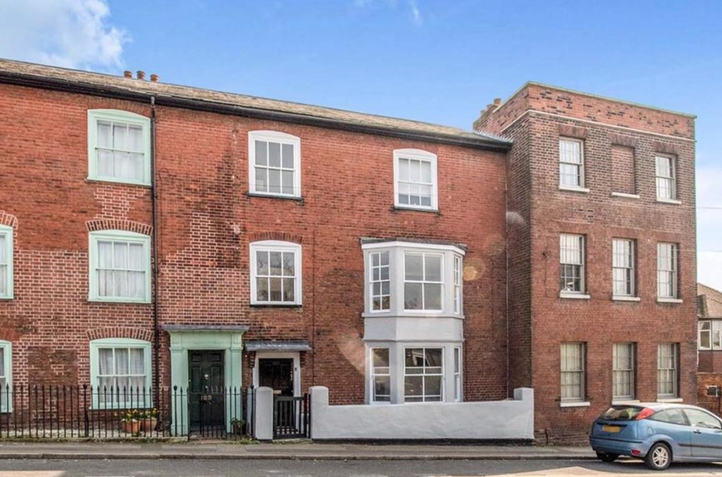 Property photo 1 of 10