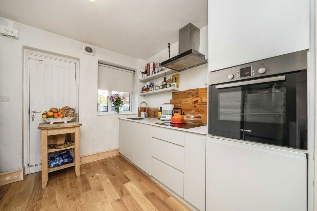 Property photo 3 of 5