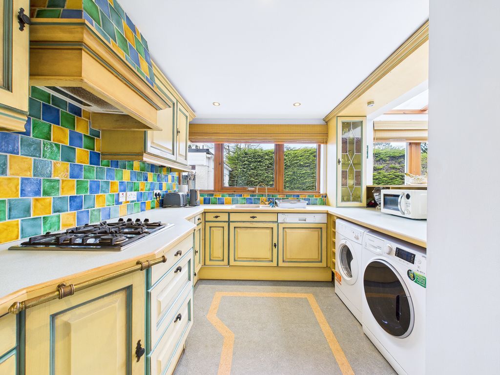 Property photo 3 of 27