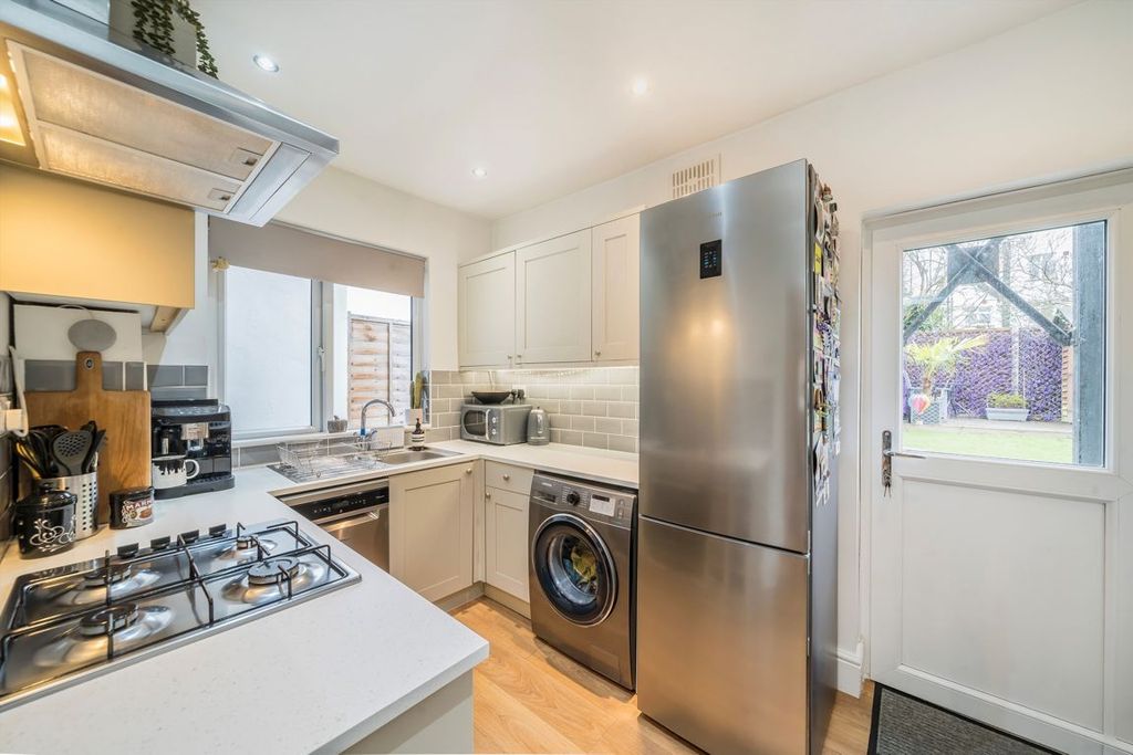 Property photo 3 of 9