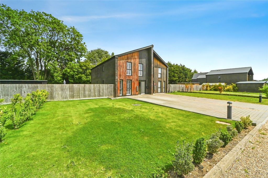 Property photo 1 of 25 Picture No. 28