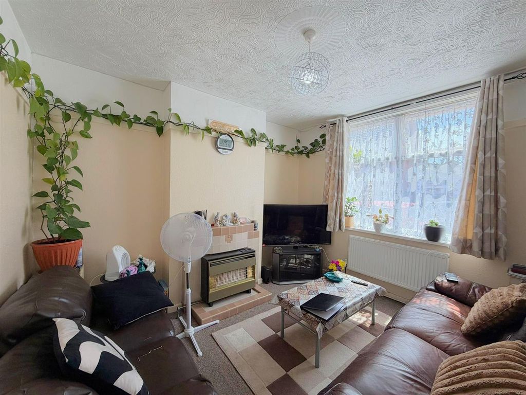 Property photo 2 of 11 Sitting Room