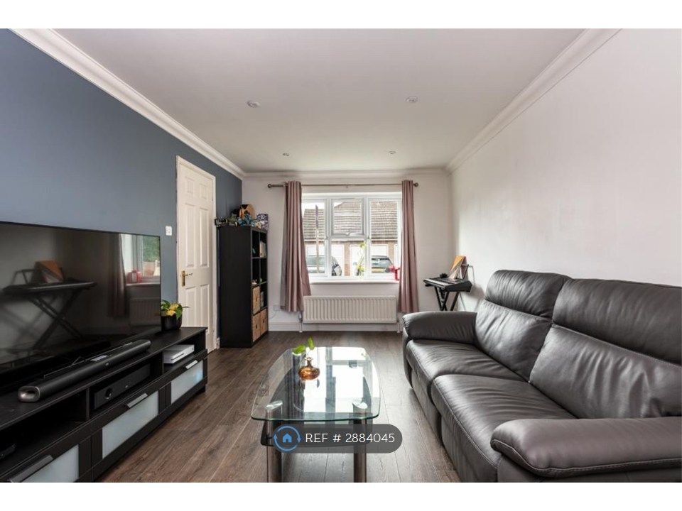 Property photo 2 of 16 Lounge