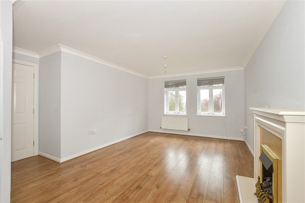 Property photo 2 of 15 Lounge