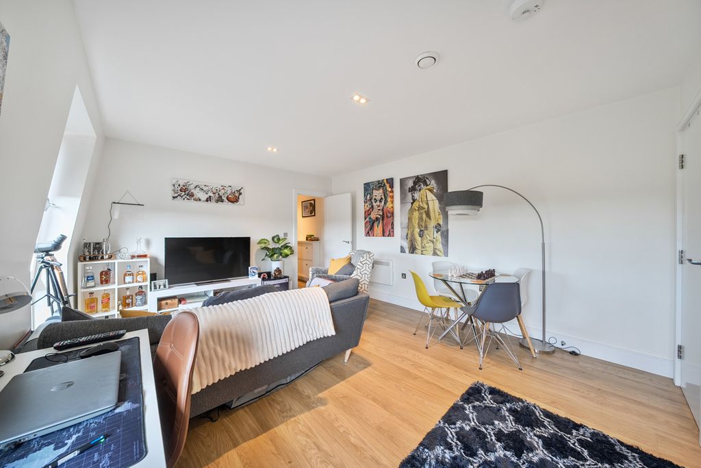 Property photo 3 of 20 1312154-7-68512B0...