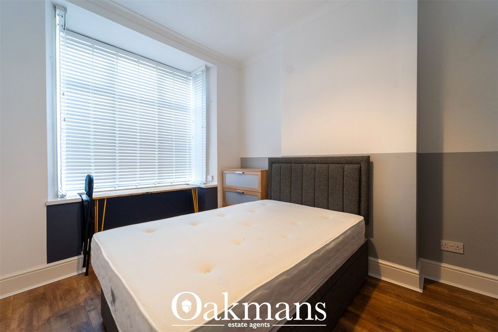 Property photo 2 of 27 Picture No. 33