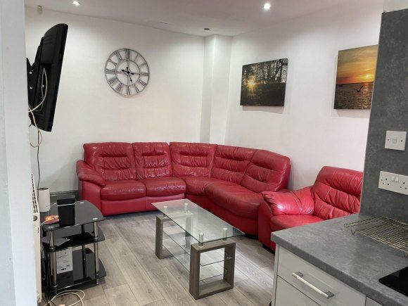 Property photo 3 of 17 168 Lounge 2.Jpg