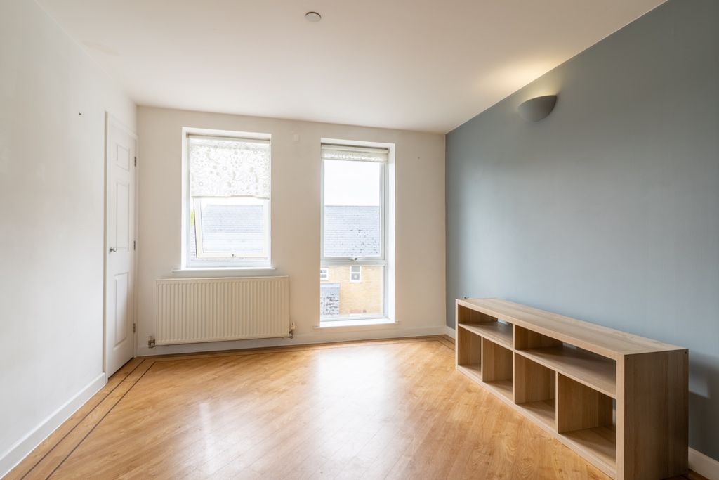 Property photo 3 of 12 5131512