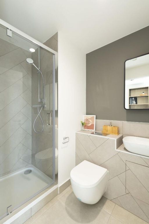 Property photo 3 of 33 Bathroom