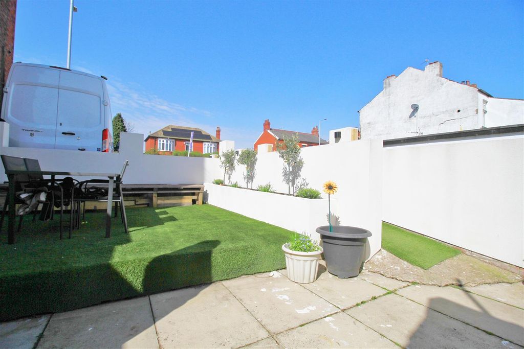 Property photo 2 of 20 Front Aspect..Jpg