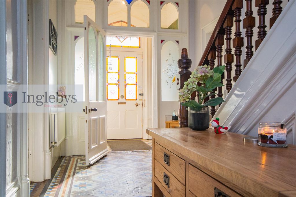 Property photo 2 of 55