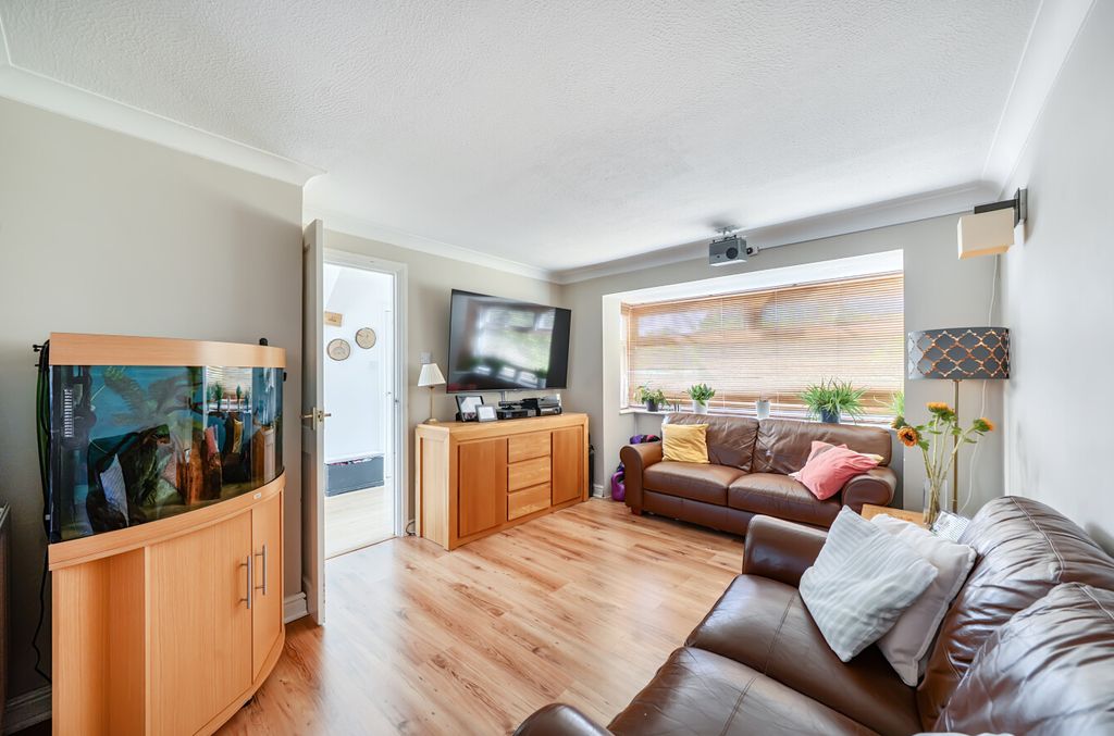 Property photo 2 of 14 15015387