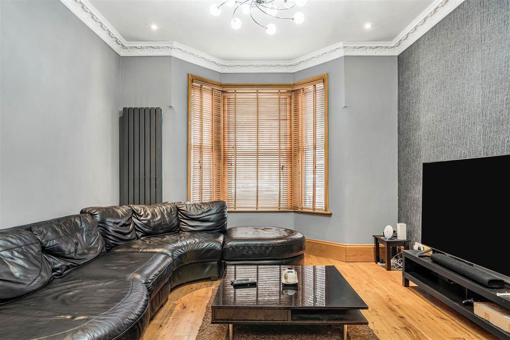 Property photo 3 of 24 2