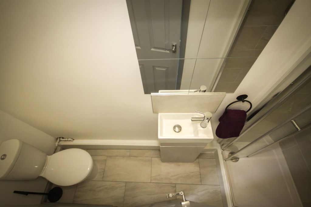 Property photo 2 of 5 Toilet