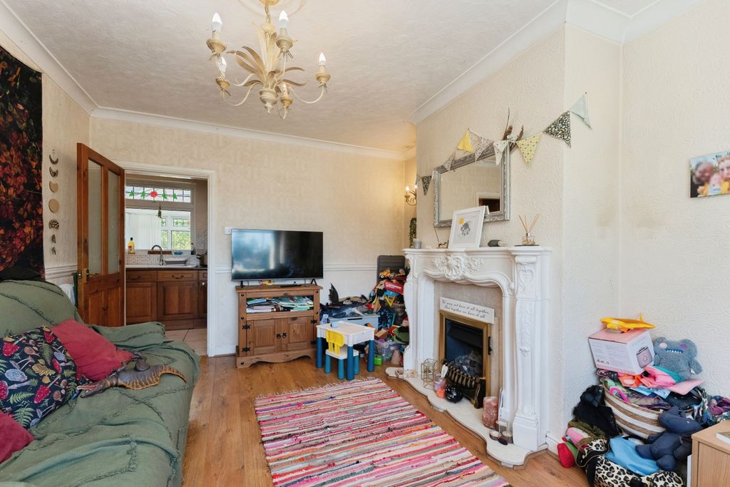 Property photo 3 of 14