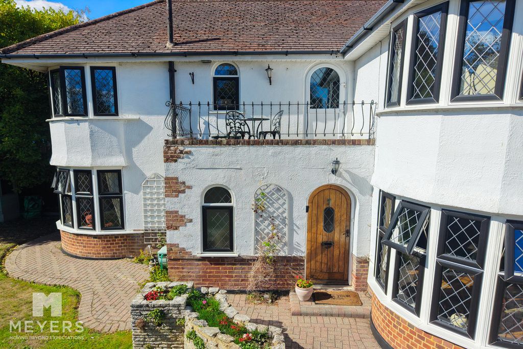 Property photo 1 of 39