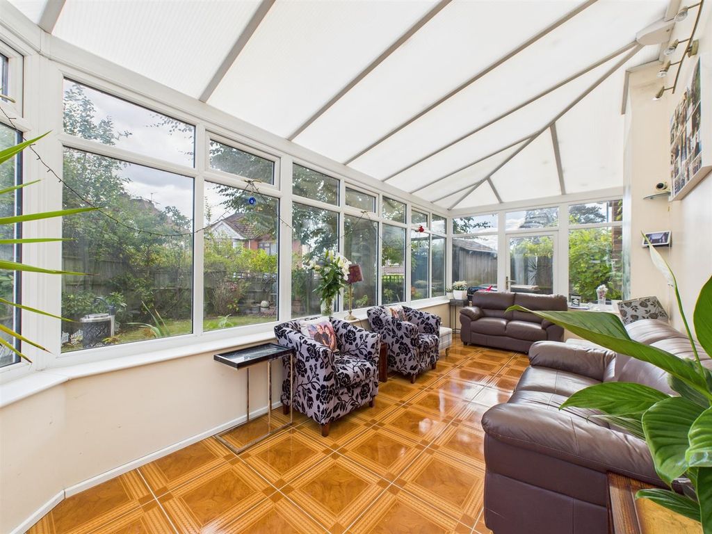 Property photo 3 of 17 Cam03736G0-Pr0191-Still015.Jpg