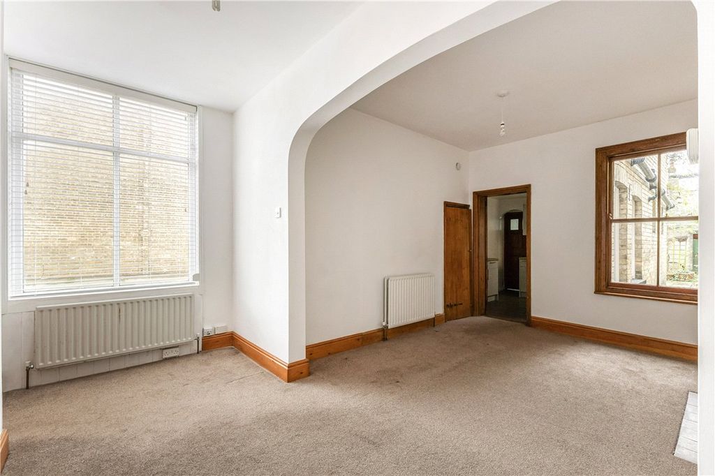 Property photo 2 of 10 Picture No. 18