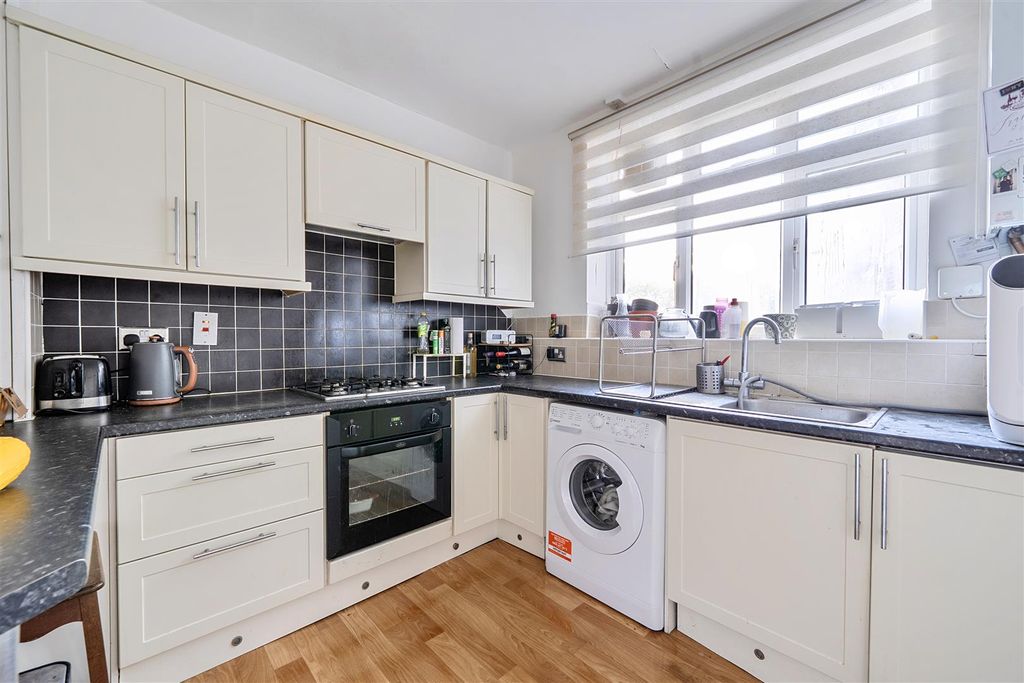 Property photo 3 of 14 1344903-12-68B9c95B3Febf.Jpg