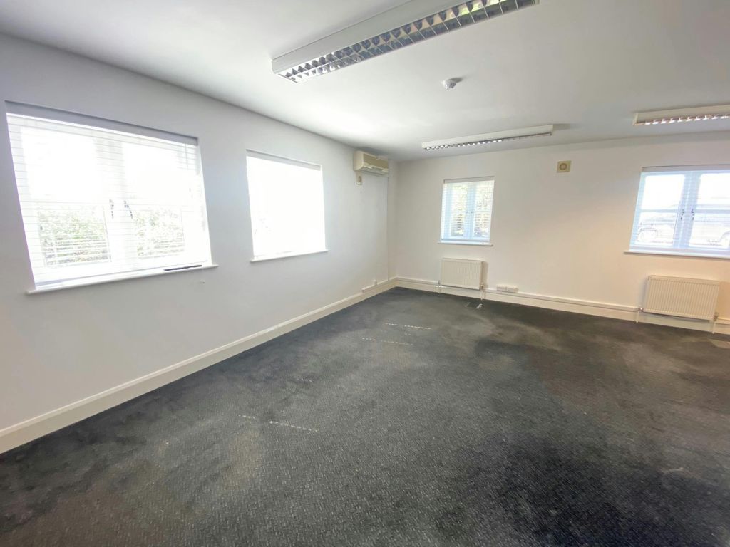 Property photo 3 of 6 Suite 3  B.Jpg