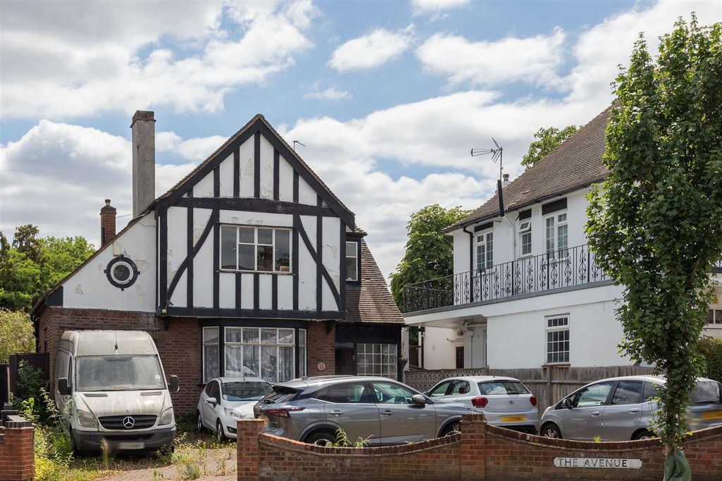 Property photo 1 of 20 Tudor Lodge, The Avenue, E11