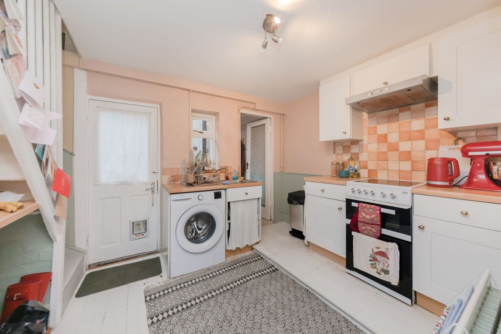 Property photo 3 of 12