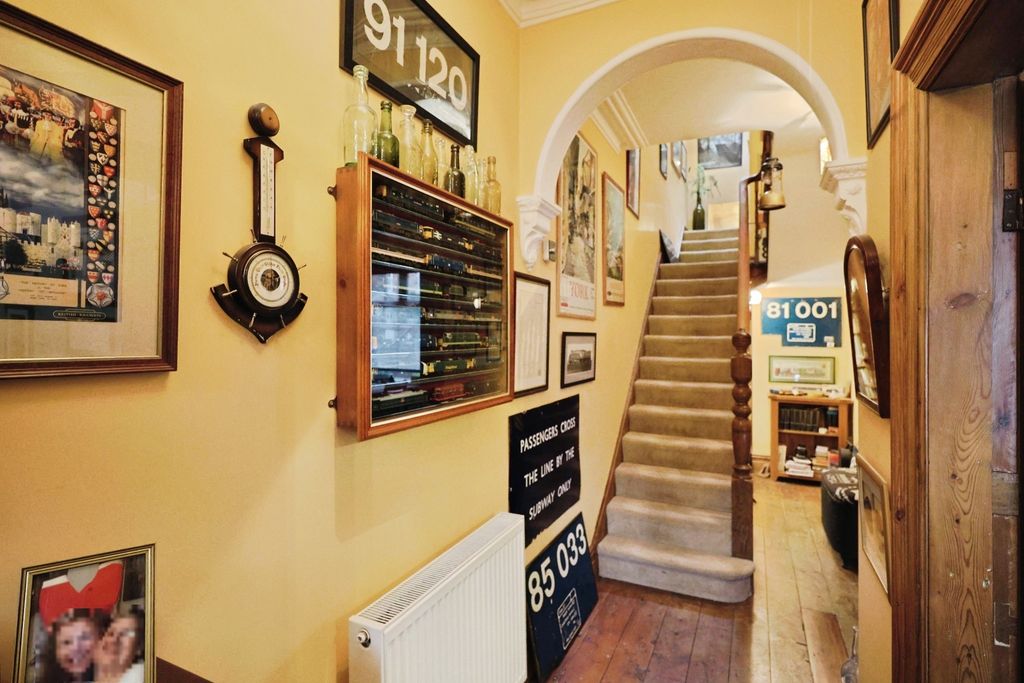 Property photo 2 of 17 Pbox-Img.Jpg