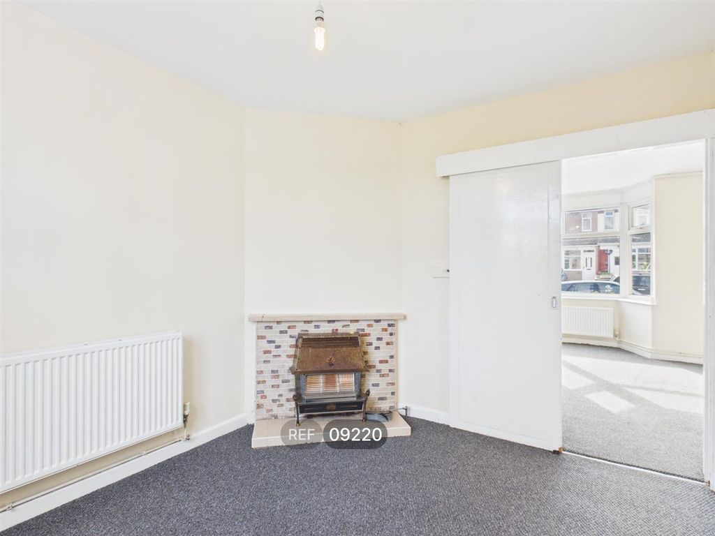 Property photo 3 of 10 Dining Room