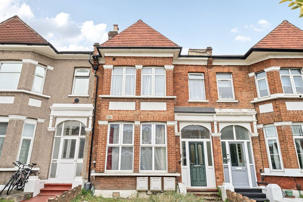 Property photo 1 of 11