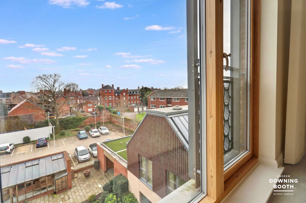 Property photo 2 of 22