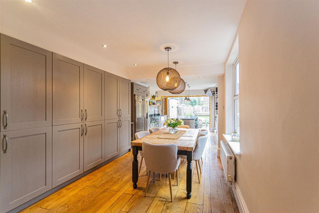 Property photo 3 of 28 Dining Room