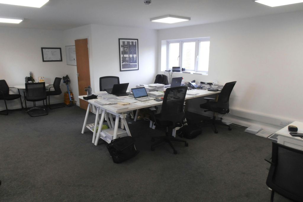 Property photo 1 of 2 London_Road_Romford_Offices_Essex.Jpg