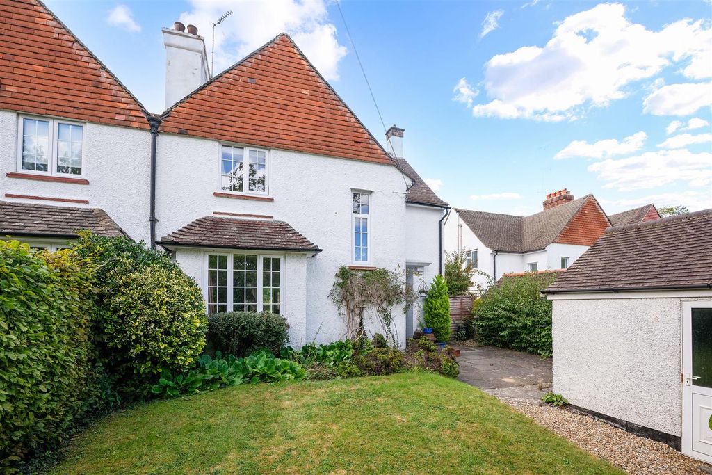 Property photo 1 of 20 Kingswood Road, 15- (17).Jpg