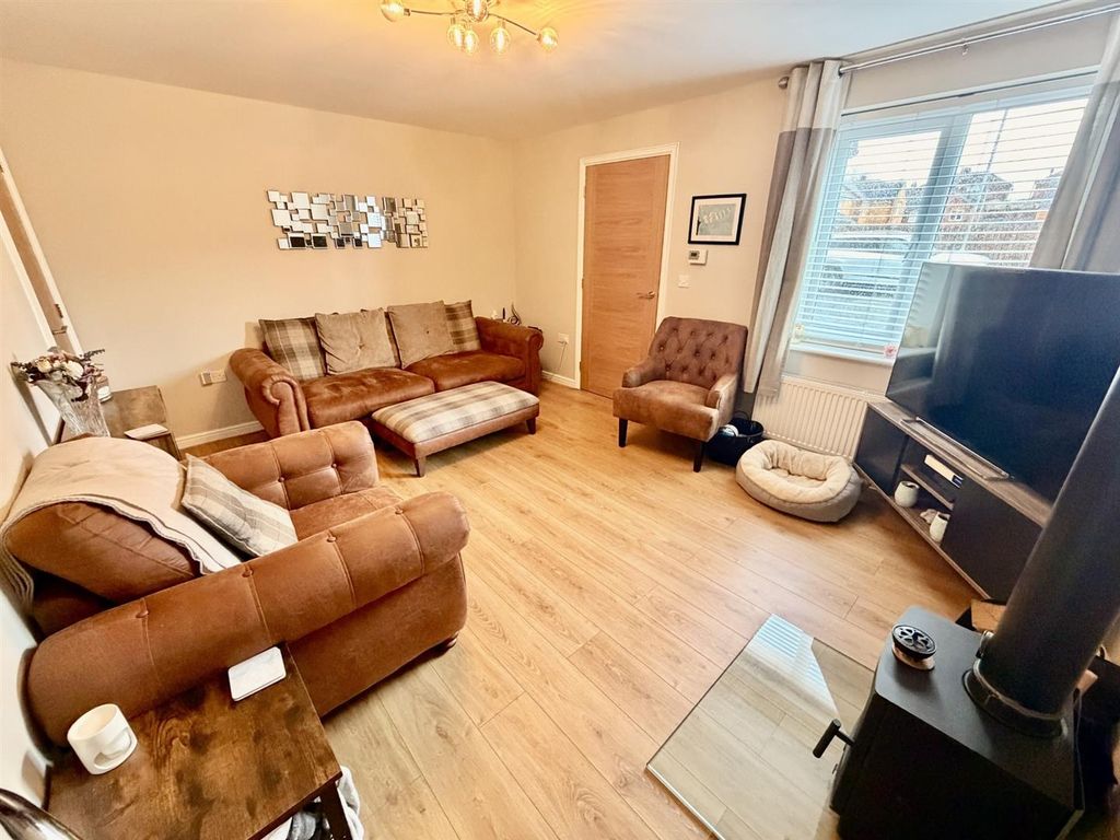 Property photo 3 of 14 c7974d79-48d9-4447-9421-Ed95Caa4A8Fd.Jpg