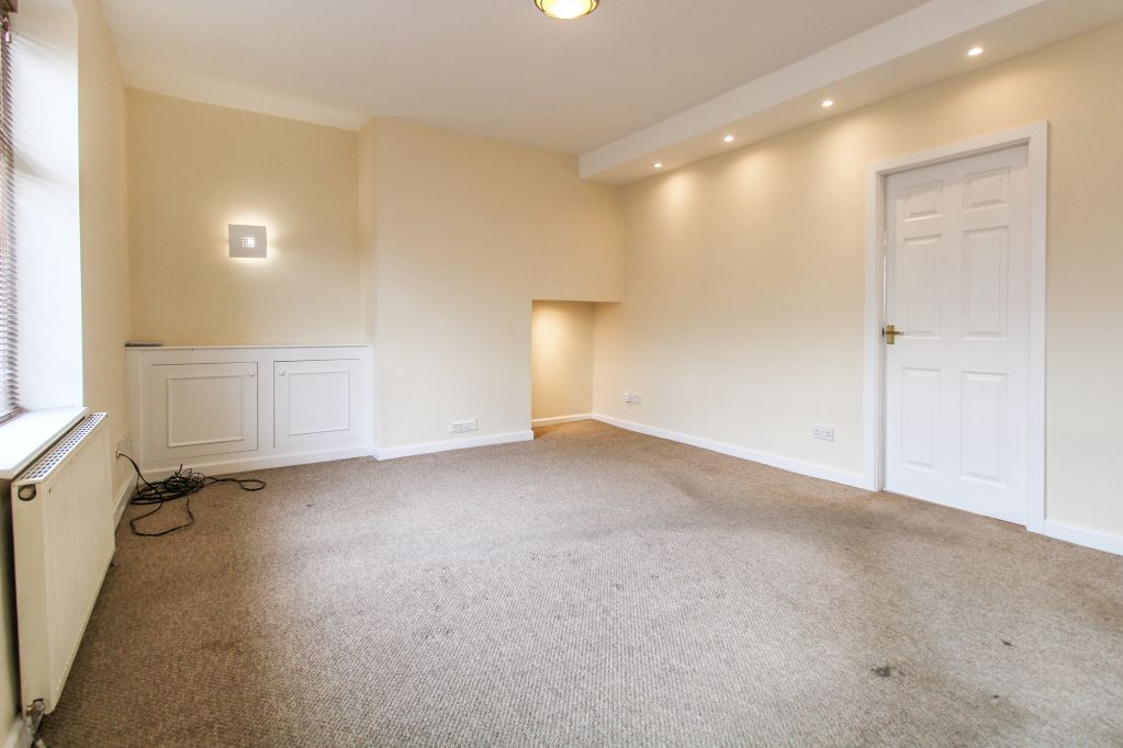 Property photo 2 of 11 Living Room