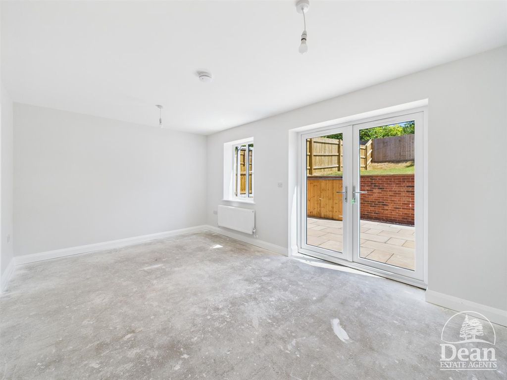 Property photo 2 of 20