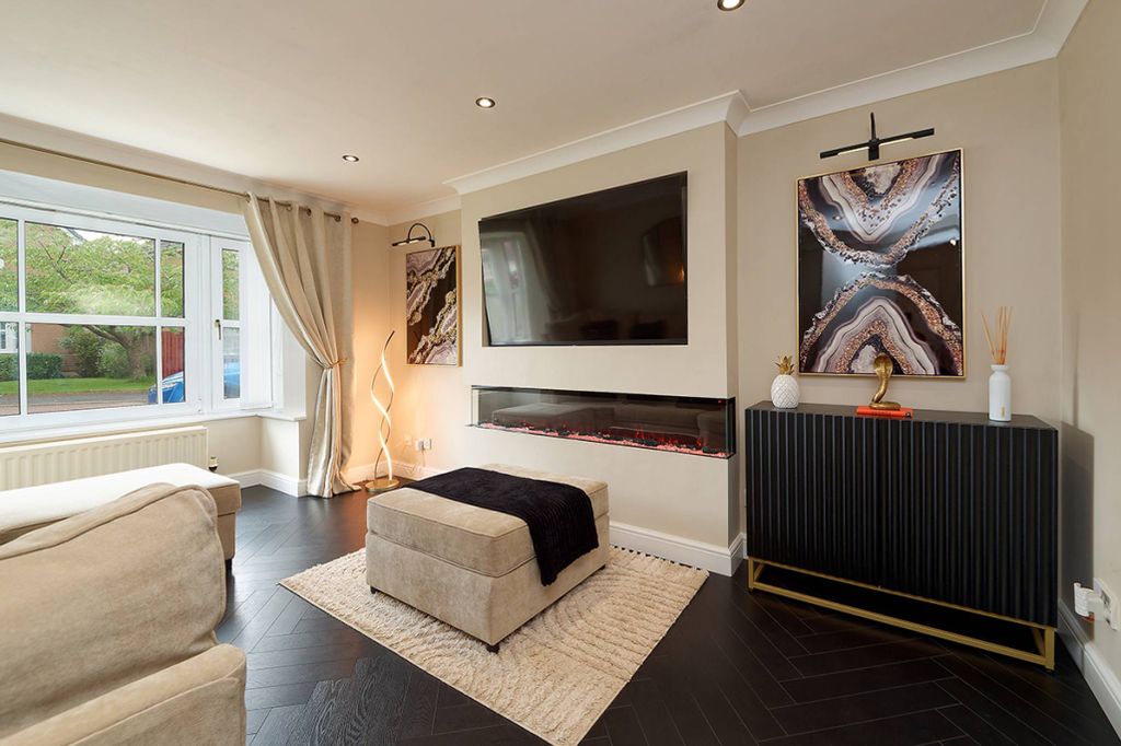 Property photo 2 of 28