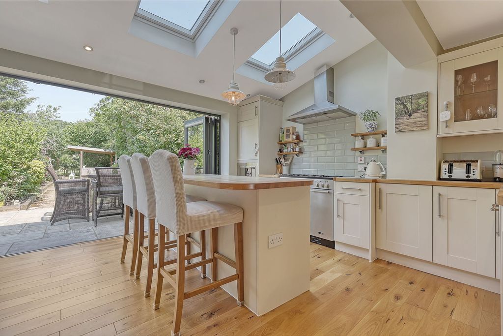 Property photo 3 of 20