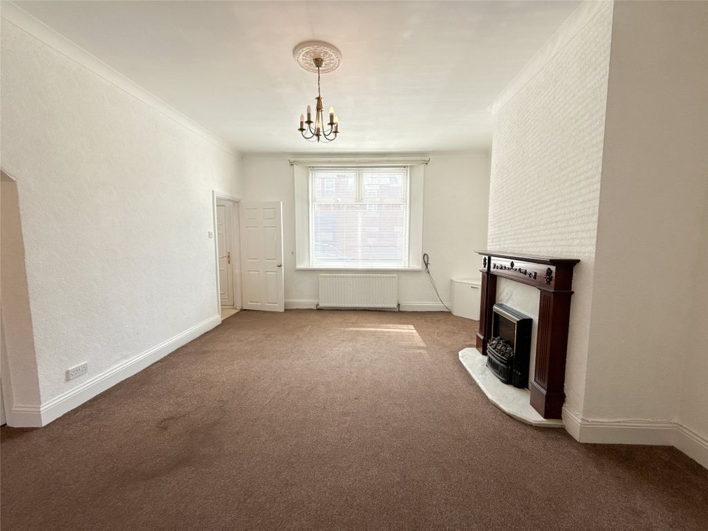 Property photo 2 of 14 Lounge